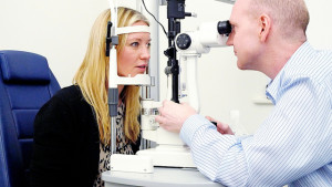 Zbavte sa šedého zákalu pomocou operácie očí